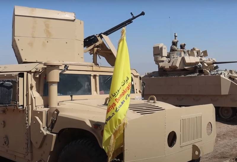 Đội hình vũ trang của người Kurd chiếm đóng thành phố Zeyban ở miền đông Syria
