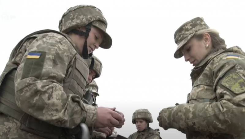 Le forze armate ucraine hanno iniziato a produrre materiale di propaganda sul servizio delle donne nelle unità di combattimento