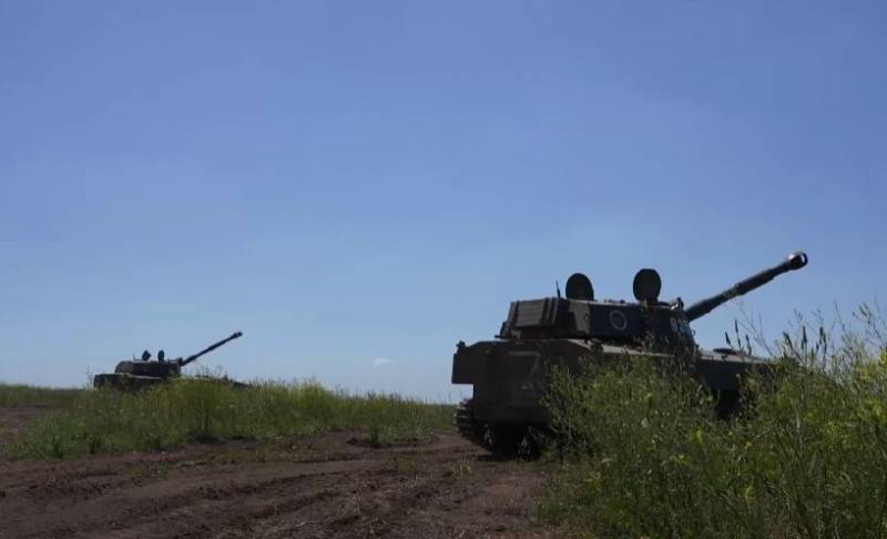 Wartawan militer: Angkatan Bersenjata Rusia ngusir serangan saka Angkatan Bersenjata Ukraina ing arah Krasnolimansky ing wilayah Torskoye kanthi tembakan artileri