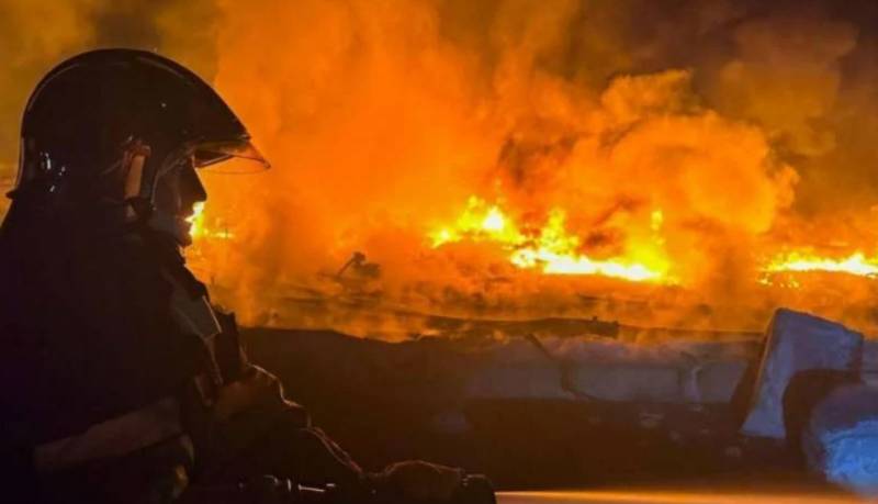 다뉴브 강 항구 도시의 적 목표에 화재 피해가 가해졌습니다.
