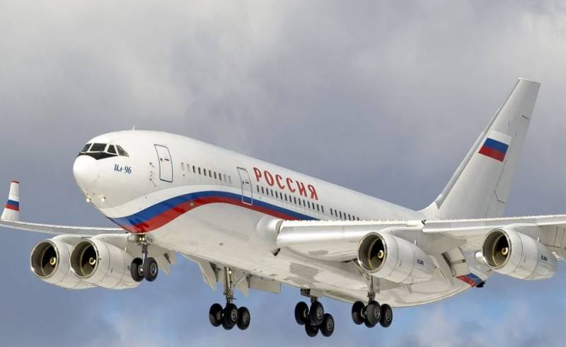 러시아 연방 내무부 장은 "러시아"특수 비행단의 비행기를 사용할 수 있도록 허용되었습니다.