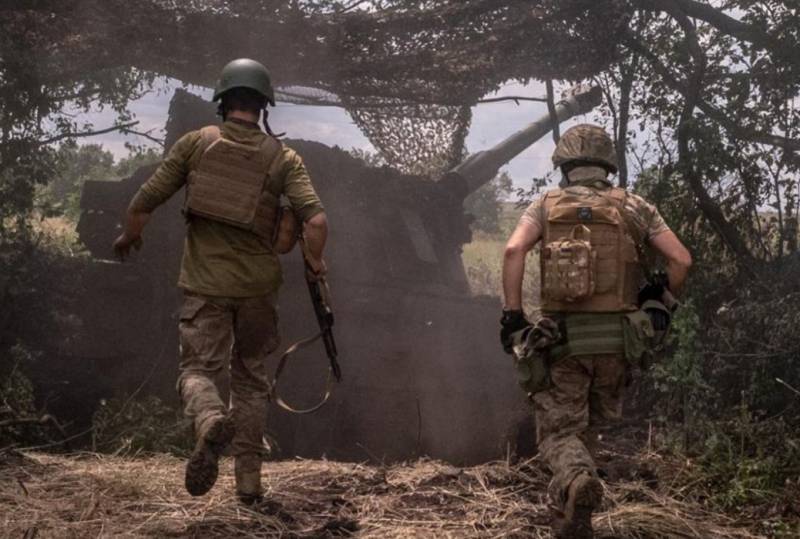우크라이나 군대를 위해 싸우는 콜롬비아 용병은 집에서 낮은 군사 연금을 받고 우크라이나로 여행하는 것에 대해 설명했습니다.
