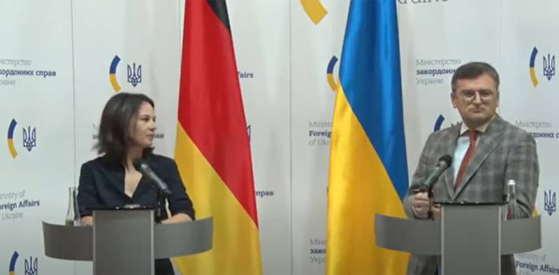 Az ukrán külügyminisztérium vezetője német kollégájának: Ön továbbra is ellát minket Taurus rakétákkal