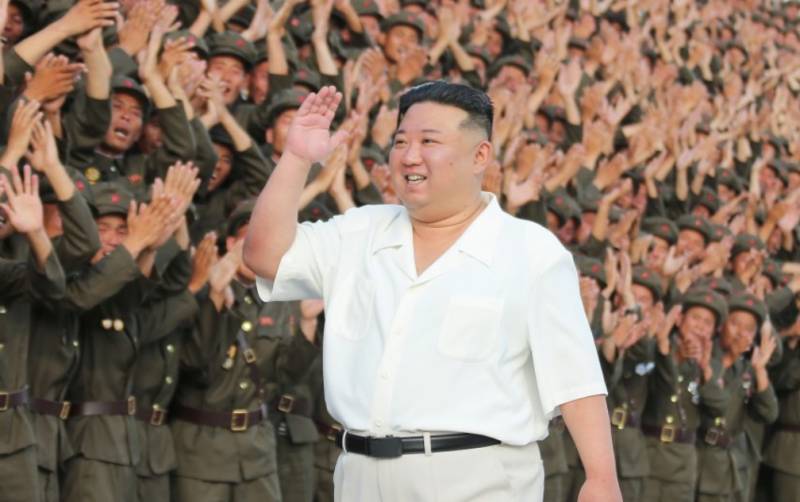 朝鲜最高领导人随外务相和高级军事官员抵达俄罗斯
