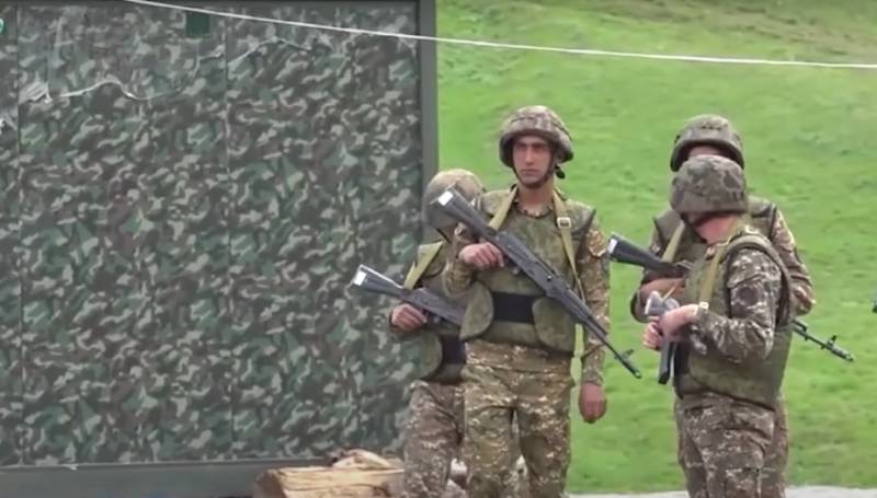 Yerevan beschuldigde de Azerbeidzjaanse strijdkrachten ervan de posities van het Armeense leger te hebben beschoten