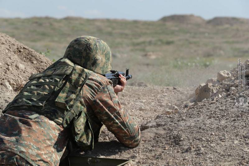 アルメニア国防省は、ゲガルクニク地域のアルメニア軍陣地を砲撃したとしてアゼルバイジャンを非難した