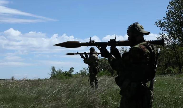 Militaire correspondenten: het Marinekorps-bataljon van de strijdkrachten van Oekraïne in het Novomayorsky-gebied verloor gedeeltelijk zijn gevechtsvermogen na aanvallen van de Russische strijdkrachten