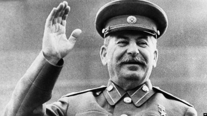 Yagene wong ngajeni Stalin?