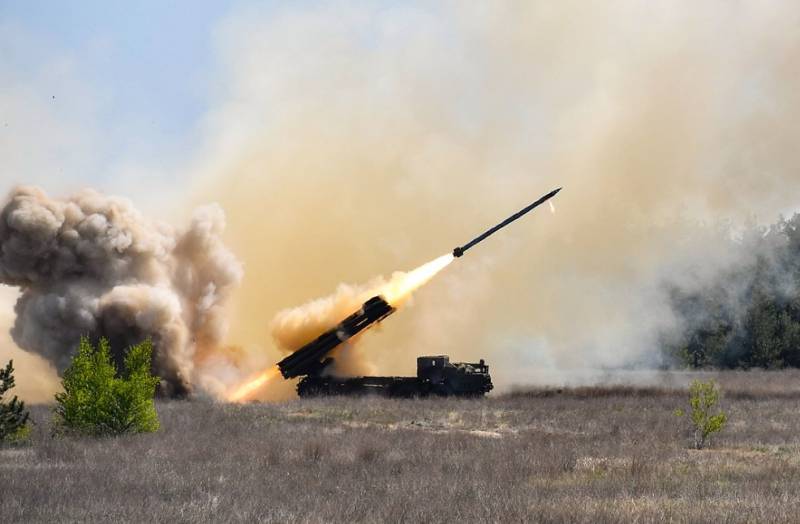 För att slå Novaya Kakhovka använde den ukrainska försvarsmakten en missil med tungstenslagande element