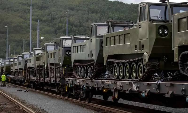 “不知不觉抵达乌克兰”：挪威将NM199两栖车移交给乌克兰武装部队
