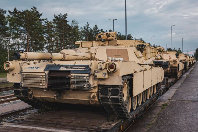Pentagon lovade att leverera M1 Abrams-stridsvagnar till Ukraina "under de kommande dagarna och veckorna"