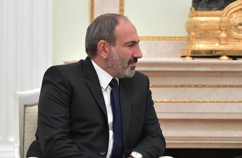 واعترف باشينيان بأن أرمن كاراباخ سيضطرون إلى الانتقال إلى أرمينيا