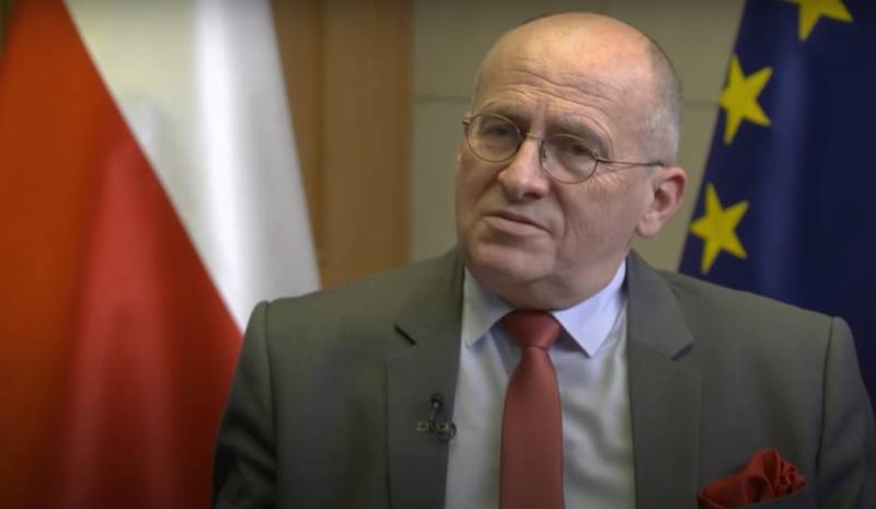 Den polske utrikesministern påpekade behovet av en "rättvis fördelning" av ansvaret för bistånd till Kiev från de allierade