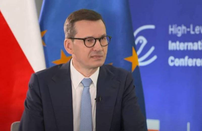 Thủ tướng Ba Lan yêu cầu Thủ tướng Đức không can thiệp vào công việc của Ba Lan
