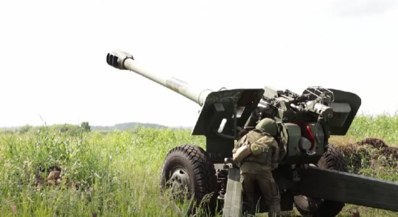 Chefen för DPR tillkännagav den partiella förstörelsen av de ukrainska väpnade styrkornas formationer nära Andreevka, Kleshcheevka och Kurdyumovka