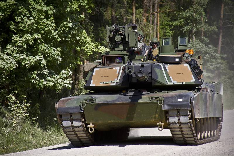 अमेरिकी रक्षा विभाग ने देश में अब्राम टैंक के आगमन के साथ-साथ यूक्रेन को यूरेनियम गोले की खेप भेजने की घोषणा की