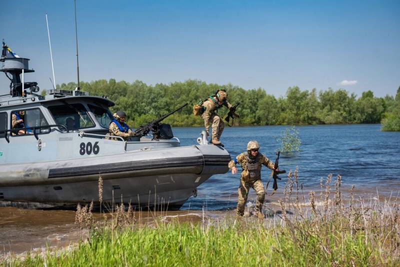 تم تدمير ثلاثة زوارق أوكرانية على متنها قوات بالقرب من جزيرة زميني