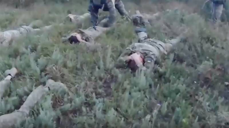 Klompok sabanjure personel militer Angkatan Bersenjata Ukraina nyerah menyang arah Zaporozhye