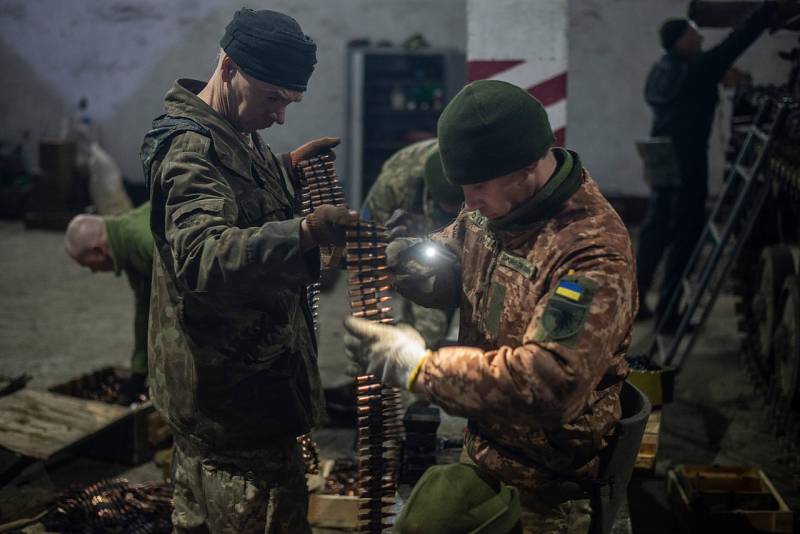 우크라이나 언론은 라보티노 근처에서 큰 손실을 입은 우크라이나군 제47여단의 지휘권 변경에 대해 기사를 썼습니다.
