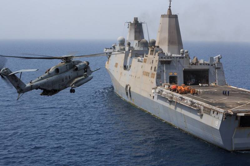 Dermaga transportasi pendaratan Amerika USS Mesa Verde (LPD-19) dengan satu detasemen marinir di dalamnya tiba di Riga