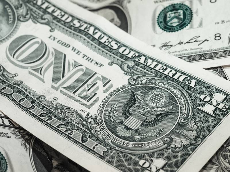 اقتصاددان آمریکایی: بریکس می تواند به سلطه دلار پایان دهد