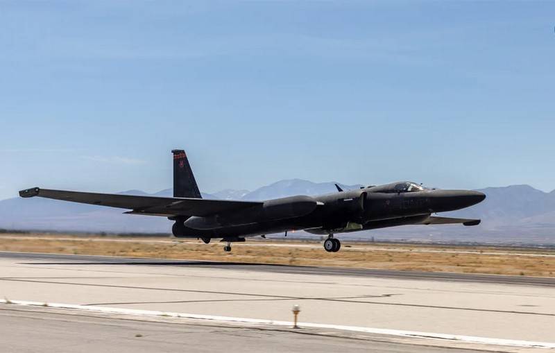 Zaktualizowany samolot rozpoznawczy dużych wysokości U-2 Dragon Lady Sił Powietrznych USA odbył swój pierwszy lot