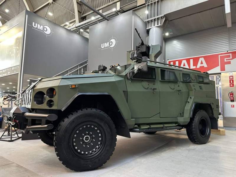 "Créé en tenant compte de l'expérience de combat": une nouvelle version du véhicule blindé Novator a été présentée en Ukraine