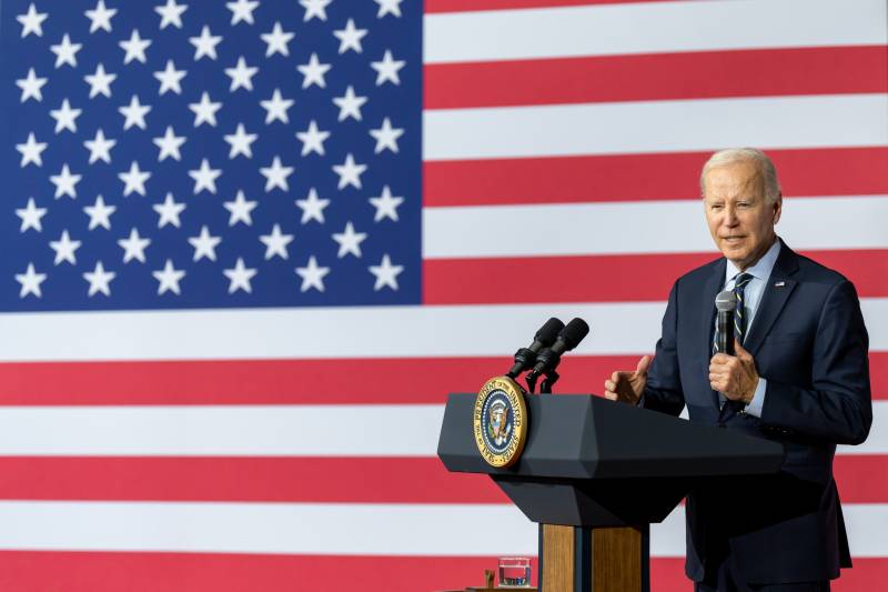 Amerikan basını: Biden, Amerikalıları Kiev'e yardım sağlanması gerektiğine ikna edemiyor