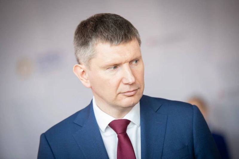 Επικεφαλής του Υπουργείου Οικονομικής Ανάπτυξης της Ρωσικής Ομοσπονδίας: για να σταθεροποιήσουμε τη συναλλαγματική ισοτιμία του ρουβλίου, θα πρέπει να στραφούμε στην κινεζική εμπειρία