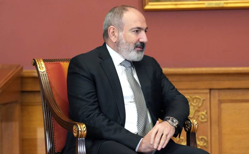 Η αρμενική αντιπολίτευση έχει δημιουργήσει μια Εθνική Επιτροπή για την απομάκρυνση του πρωθυπουργού Πασινιάν