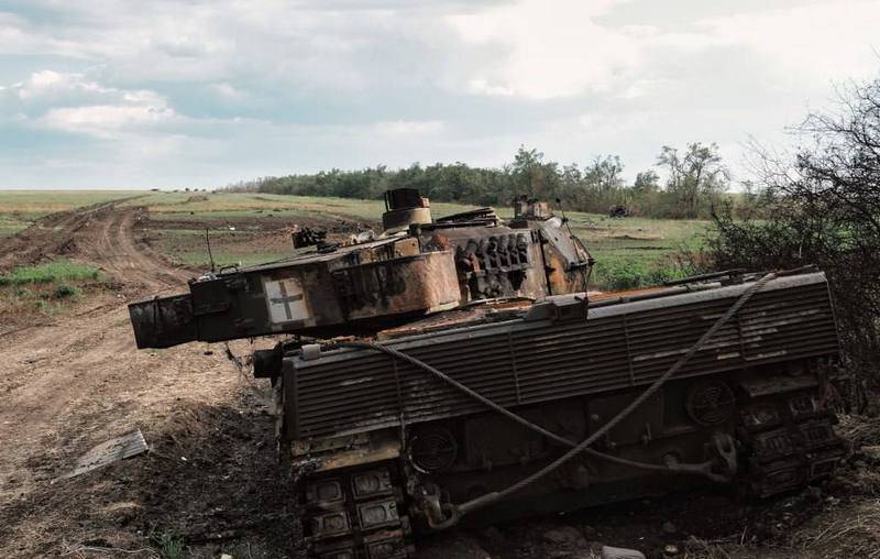 עיתונות ארה"ב: הצבא האוקראיני איבד שני טנקי Strv122 שוודיים בבת אחת, הושמדו על ידי מל"טים רוסיים לנסט