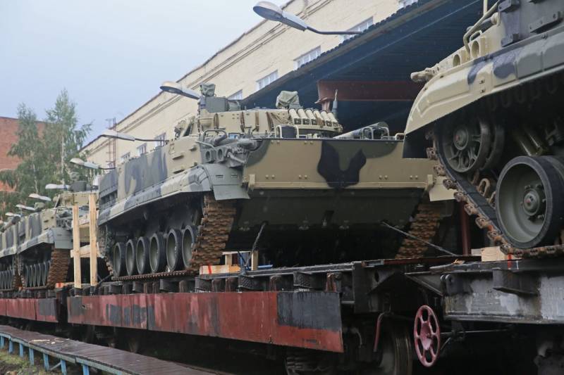 Um novo lote de veículos de combate de infantaria BMP-3 entrou em serviço com as tropas russas