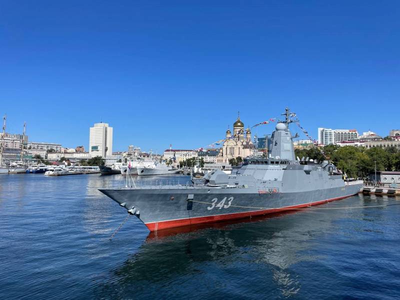 Het project 20380 multifunctionele korvet Rezkiy sloot zich aan bij de Pacific Fleet.