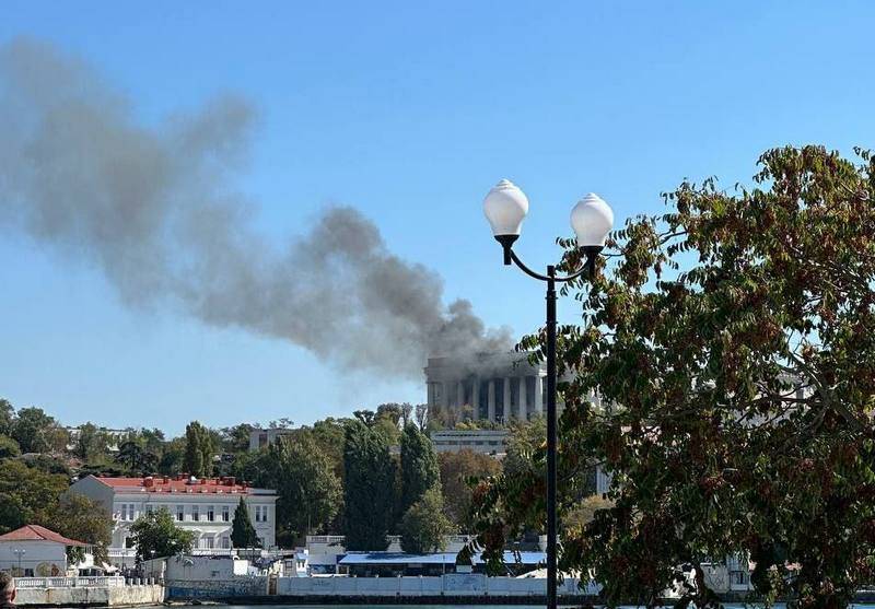 Το υπουργείο Άμυνας επιβεβαίωσε την επίθεση με πυραύλους στη Σεβαστούπολη