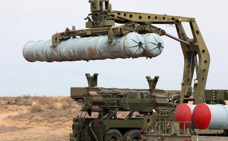 불가리아는 S-300 대공 시스템의 결함이 있는 미사일을 우크라이나로 이전하는 옵션을 고려하고 있습니다.