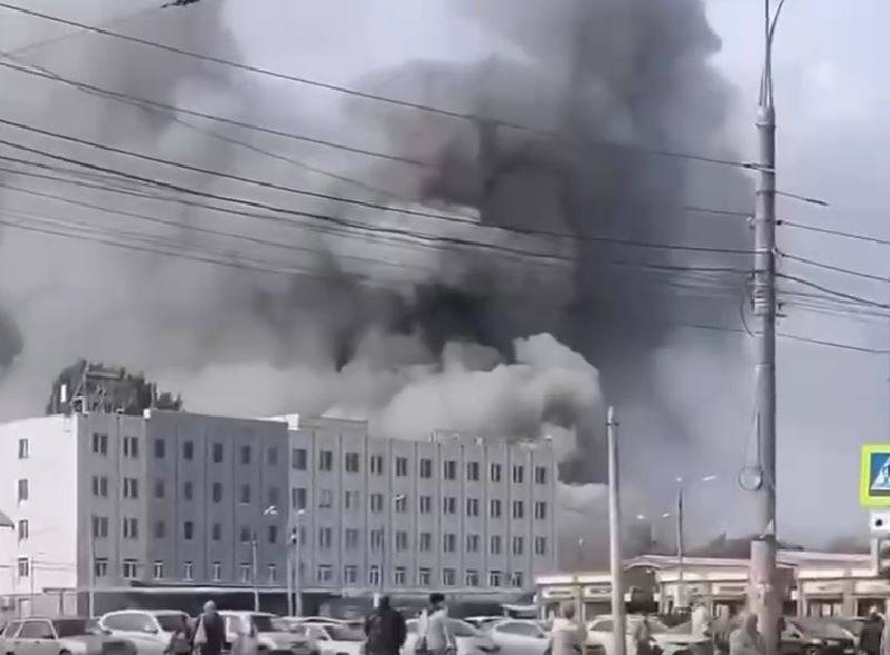 Cuplikan dari lokasi kebakaran besar-besaran di bekas pabrik bantalan di Samara telah dipublikasikan