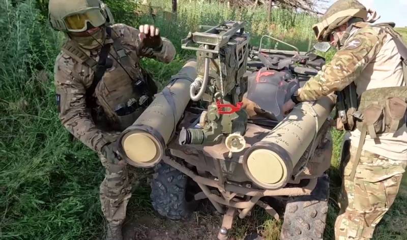 نسخه آمریکایی: ارتش روسیه از Kornet ATGM برای نابودی گسترده خودروهای زرهی غربی که آسیب ناپذیر تلقی می شدند استفاده می کند.