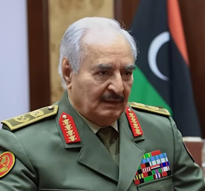 حفتر فرمانده کل ارتش ملی لیبی برای دیدار با وزارت دفاع روسیه وارد مسکو شد.