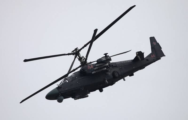 Felvételek jelentek meg arról, hogy a Ka-52 és Mi-35 helikopterek legénysége megsemmisítette az ukrán fegyveres erők egyik fellegvárát Krasznij Liman közelében.