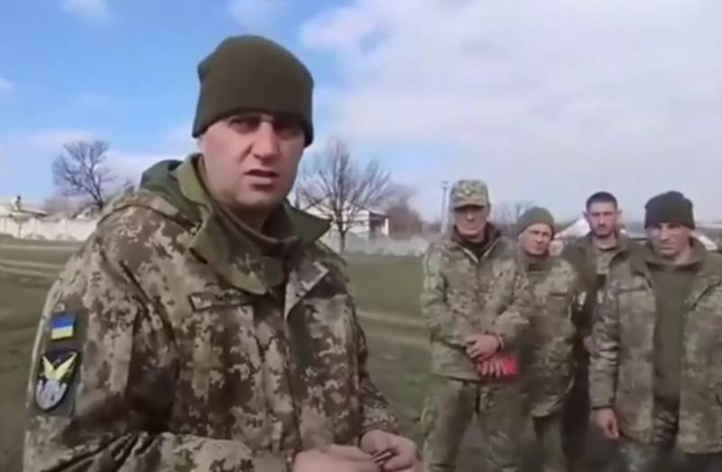 우크라이나 군은 Artyomovsk를 집게로 점령하려는 실패한 시도를 멈추지 않습니다.