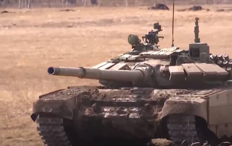 Funcionarios occidentales: Rusia produce al menos el doble de tanques y municiones de lo previsto