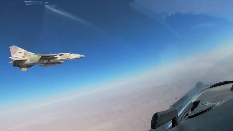 在叙利亚，俄罗斯空天军对该国北部亲土耳其团体的阵地发动了一系列空袭