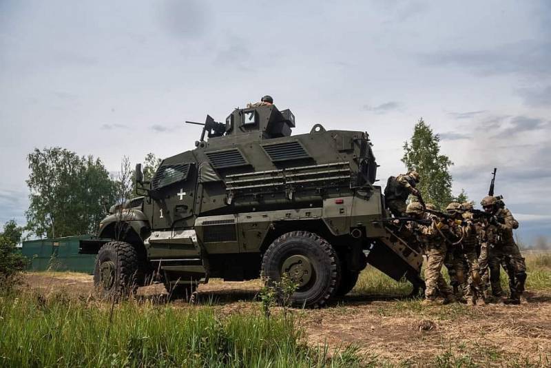 Alman gazeteci: Batı, Ukrayna Silahlı Kuvvetlerinin karşı taarruzunun başarıyla tamamlanmasını beklememeli