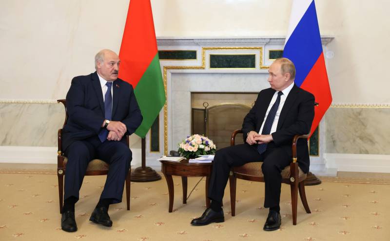 Los jefes de Estado de Rusia y Bielorrusia discutieron la construcción del ferrocarril de Minsk a San Petersburgo y la producción conjunta de aviones.