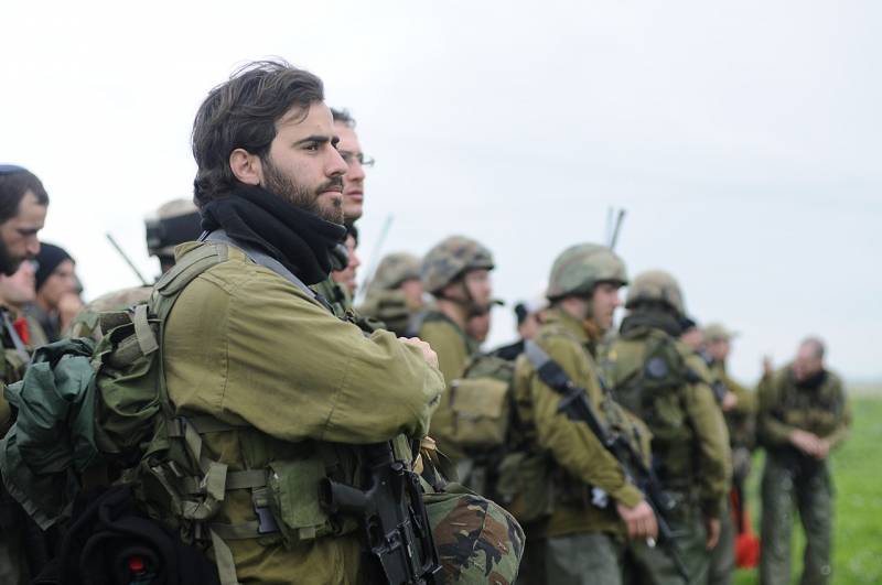 Media israeliani: le unità dell'IDF hanno iniziato a rilasciare i riservisti a casa a causa del ritardo nell'inizio delle operazioni di terra a Gaza
