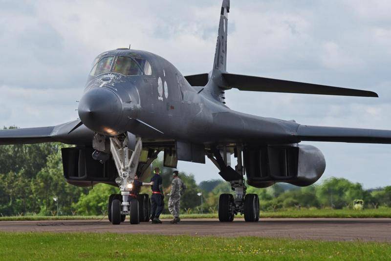 ABD Hava Kuvvetleri, Birleşik Krallık'taki bir hava üssüne dört adet B-1B Lancer stratejik bombardıman uçağı konuşlandırdı