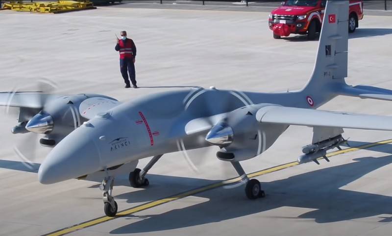 Szef tureckiej firmy Baykar Defence Haluk Bayraktar nie wykluczył przeniesienia na Ukrainę „ciężkich” dronów Bayraktar Akinci