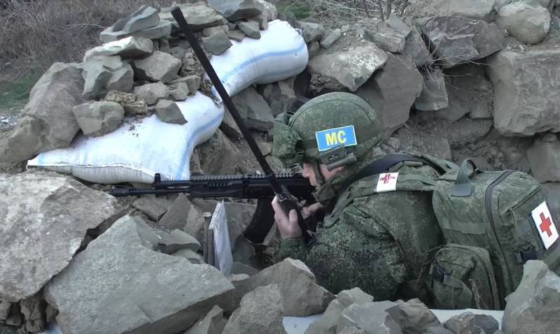 在斯捷潘纳克特，一名身份不明的人用狙击步枪向俄罗斯-阿塞拜疆联合巡逻队开枪