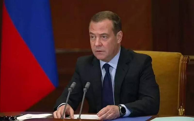 Medveděv varoval Německo před možnými následky německých raketových útoků na ruské území