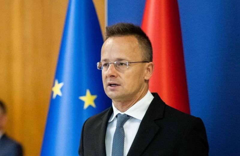 "למלחמה הזו אין פתרון בשדה הקרב": שר החוץ ההונגרי קרא למשא ומתן שליו על הסכסוך האוקראיני
